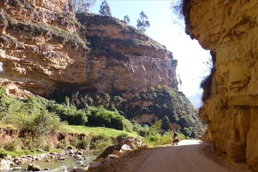 Easy road along the river for a change - heading to Huanuco