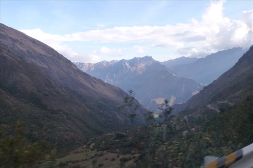 Back over the pass back to Cusco in a bus...this time we didn't get sick!