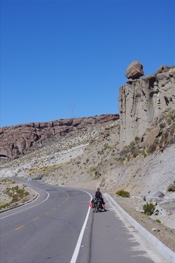 through the desert to Uyuni