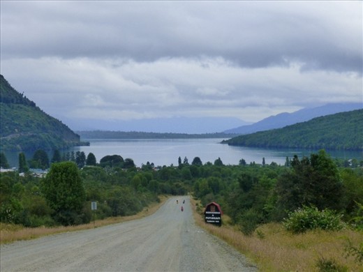 approaching Puyuhuapi with the übel street. 
