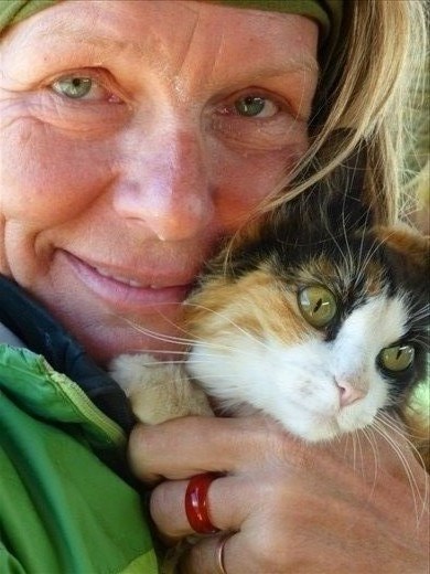 La cocina de Sole came with great food, artwork and kitty- great place!!!!