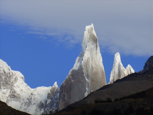 Glacier next to Fitz Roy in El Chalten