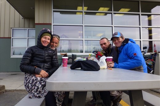 Met up with Adela and Kris again in Glennallen! We ALMOST missed them. 