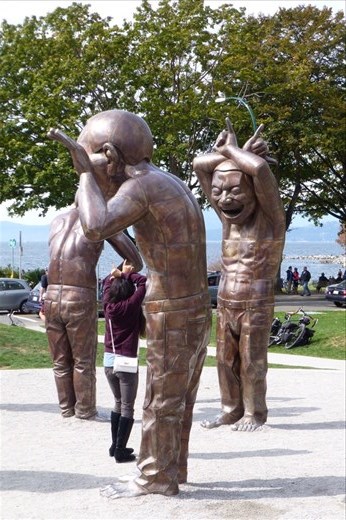 forgot the name of the artist who but up these bronx sculptures to remind people to have fun and laugh.