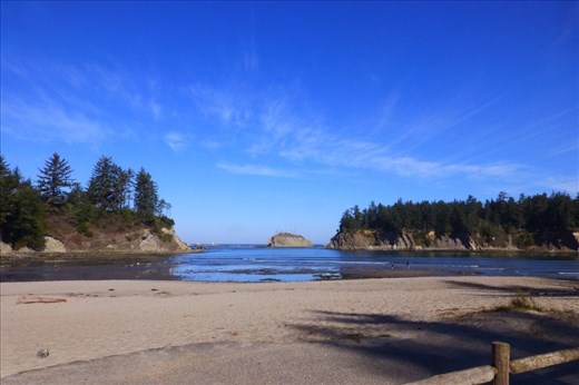 Sunrise at Sunset Bay Park, Oregon.