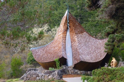 The chapel of Sea Ranch. James Hubbell. http://www.thesearanchchapel.org/about.html