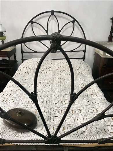 Museum..Dr. Blumenau’s bed.