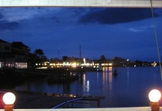 Chau Doc - last night in Vietnam Floating hotel & restaurant. Dining by thunder storm