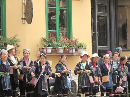 Sapa, Hmong women