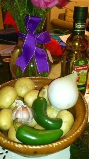 I give you: The Ingredientes! (Couldn't find Cambray potatoes, so these will do)