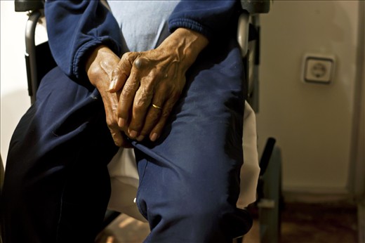 Since I was a child, I have always been fascinated with the hands of my father, those big veins and that kind of deformity he has always had from training as a boxer during his youth.
