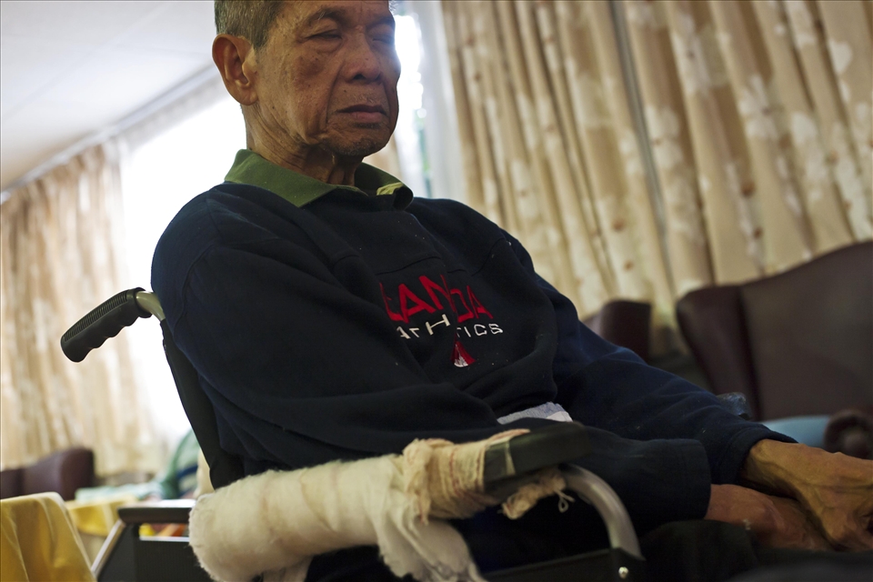 But sometimes his face reveals a kind of childish peace that looks strange in that sad place. All we can do is to be with him everyday in the residence, even if he doesn’t understand us. Maybe he can still feel our love...