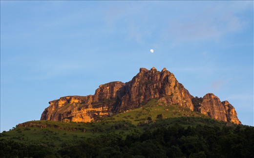 A new day, a new beginning. Sunshine and warmth mark todays start. 