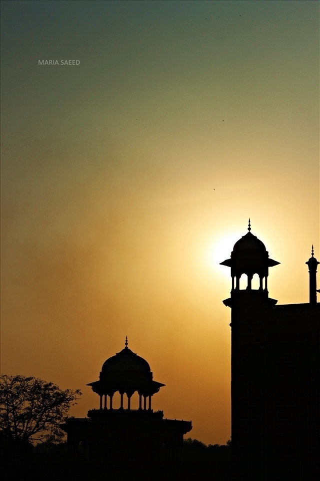 Sunset at the Taj, Taj Mahal at its serene beauty.