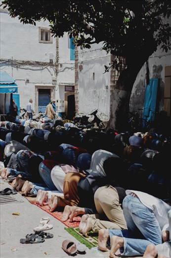 Prayers in Essaouira 