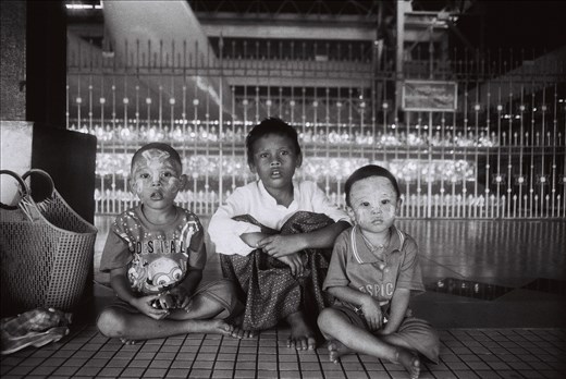 Thanaka on cheeks, noses and foreheads is a distinctive feature of the Burmese.