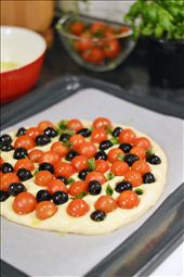Spread the dough on a baking sheet, put the topping on top and sprinkle with oil: by marijana, Views[271]