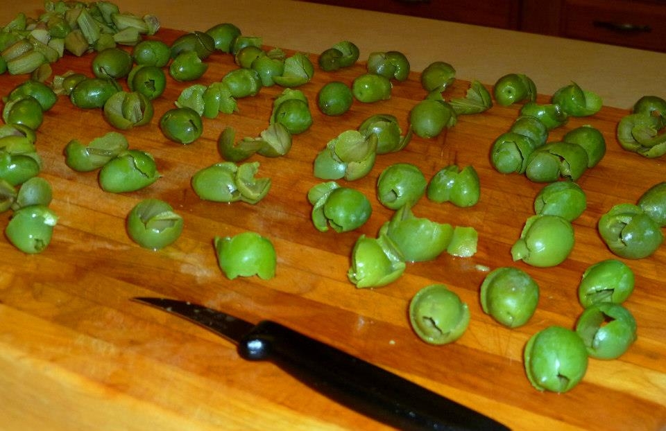 Pitted olives