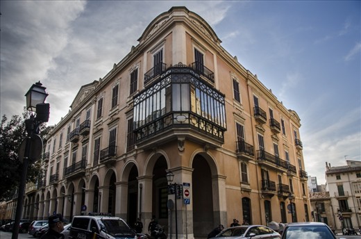 Characteristic architecture