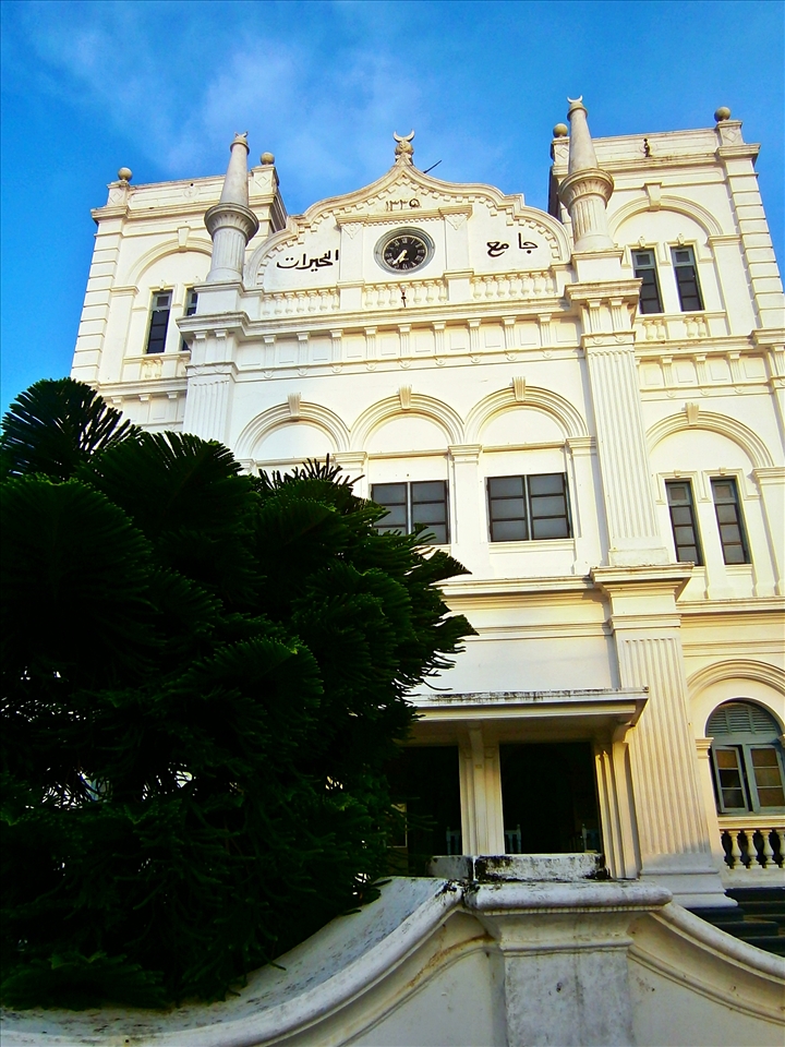 Monsoon Mosque is one of the biggest mosque at Galle Fort.