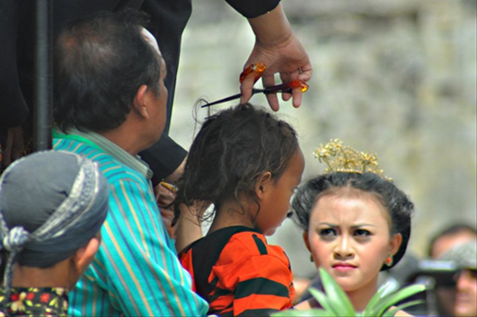 The legend said that the dreadlocks kid was the incarnation of Kyai Kolodete is regarded as the founder of Dieng. Their dreads formed naturally and not genetic problems that can be passed down from generation to generation. 