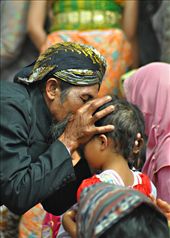 Dreadlocks hair kid is a rare phenomenon. Being unique dreads with a mystical origins. Combined with Ruwatan a symbolic ritual. Child dreads can only be found on the Dieng Plateau and its presence into jewelry that glorifies Dieng, land of the Gods.: by matafino, Views[2232]