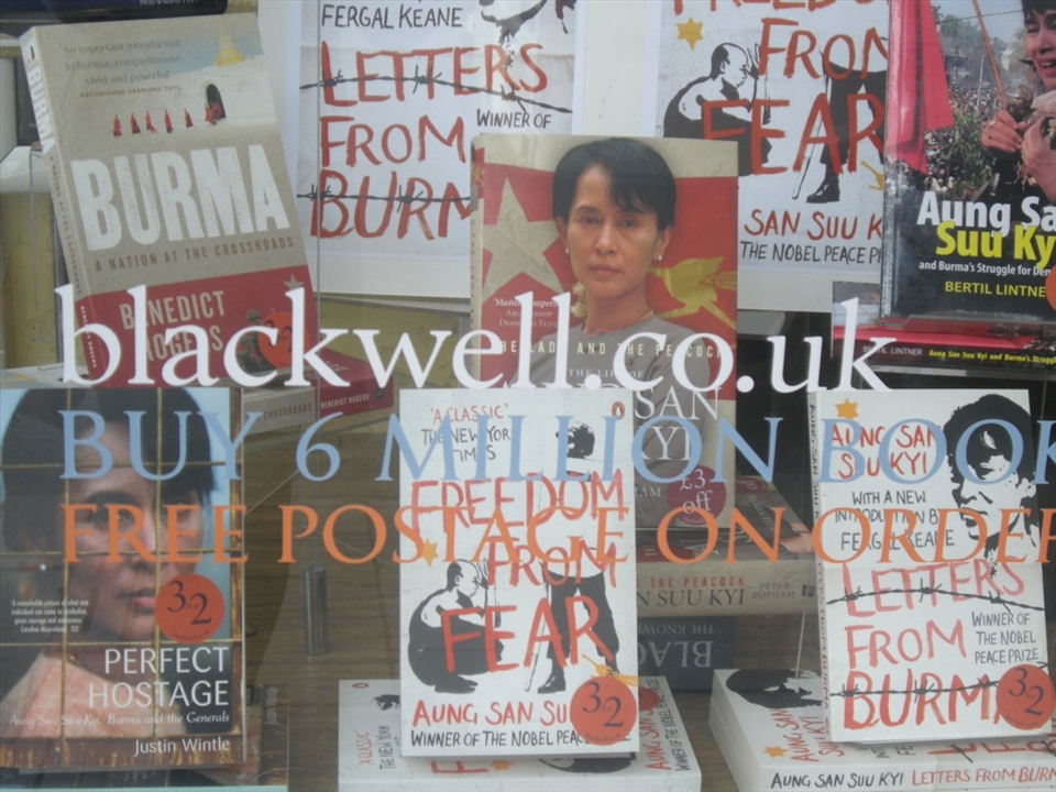 Bookshop window-Oxford June 2012