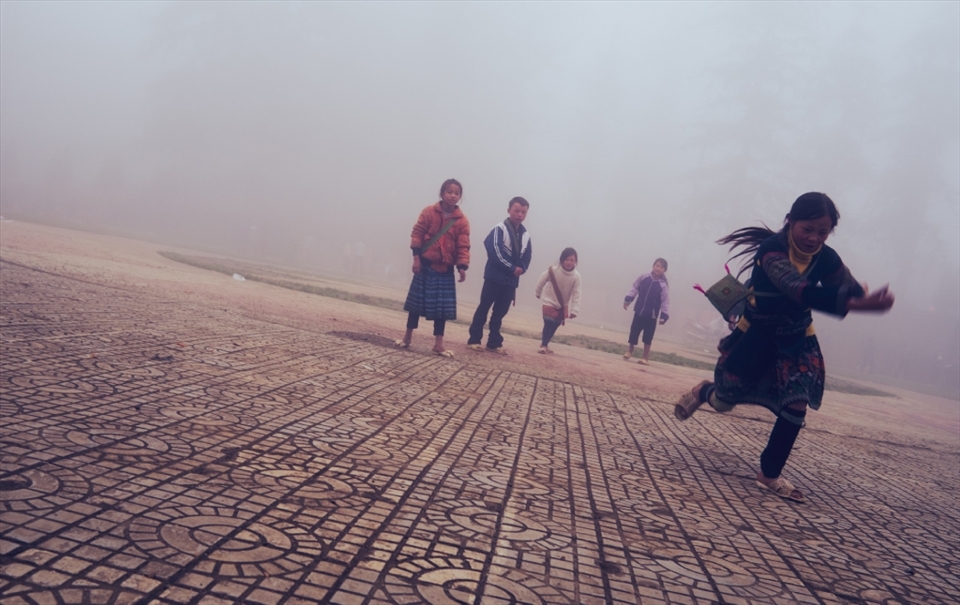 Local children of Sapa playing a game I've never seen before. 