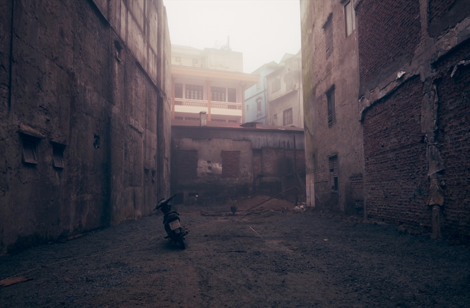 Development in Vietnam is evident everywhere you go yet a large number of the sites are unattended or very minimal work is being done. 