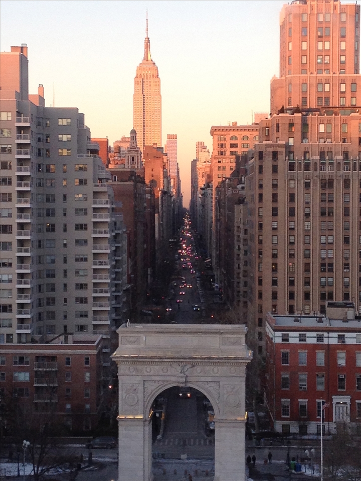 Welcome to Washington Square Park, the heart of the historic bohemian neighborhood Greenwich Village. Walking down 5th Avenue, flanked on either side by skyscrapers and tall apartment buildings, you will suddenly come to the arch and the open space of the park, which hosts a multitude of colorful personalities.