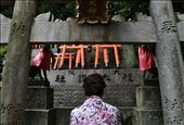 Elderly lady captured in quiet prayer around the Fushimi Inari Shrine.: by mayshi, Views[272]