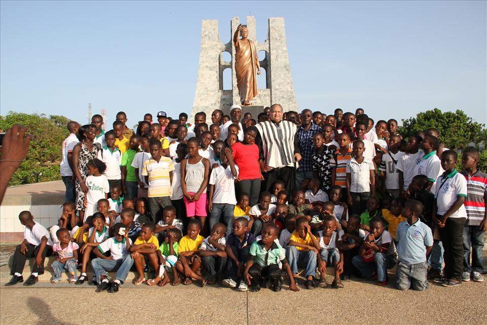 Ghana, accra, children gathered at the Osagefo Dr. Kwame Nkrumah memorial park