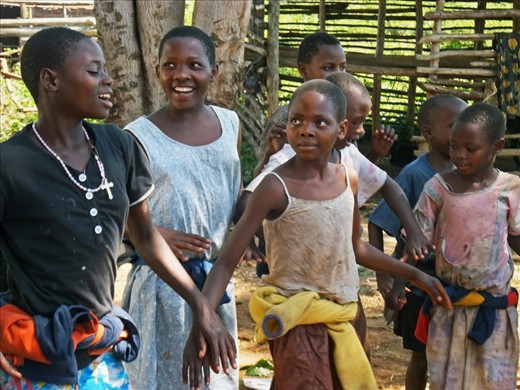 We travelled to Masaka, Uganda to Home Sweet Orphanage to do our best to help in the community: A welcome song was performed by some of the girls after we arrived
