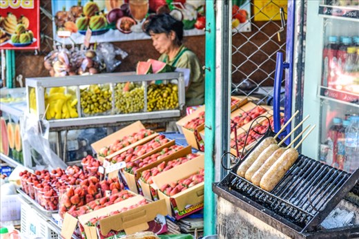 A typical Thai food vendor. 