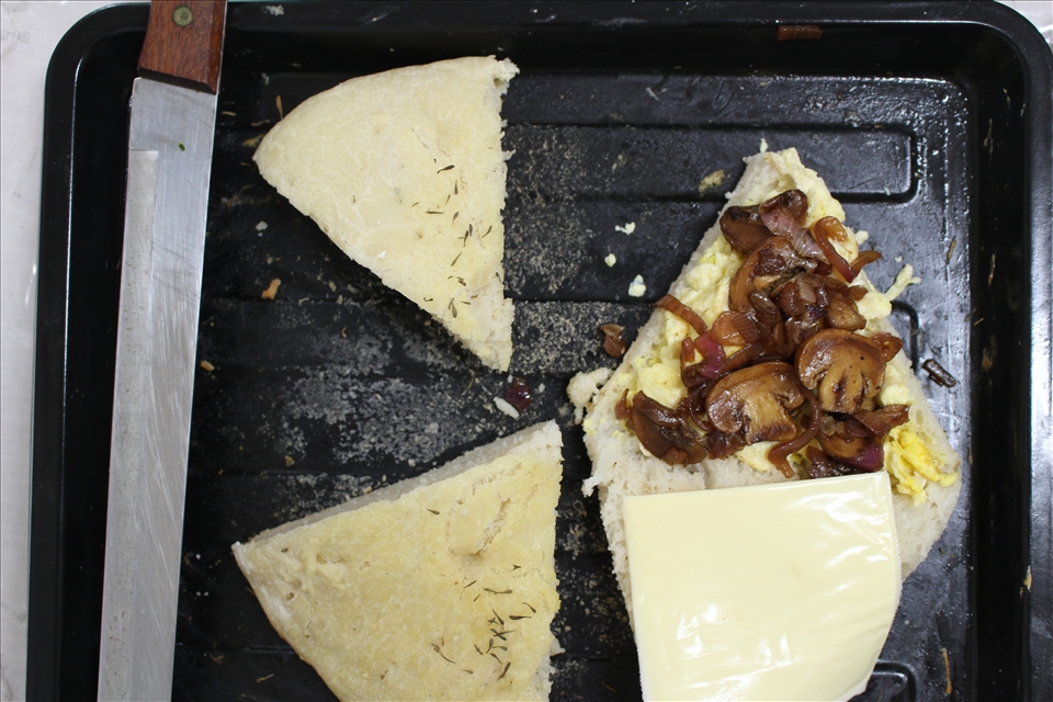 in a rush- here's the top view of them freshly outta oven and sliced up!