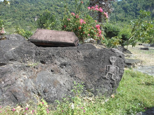 Aik Renung tomb