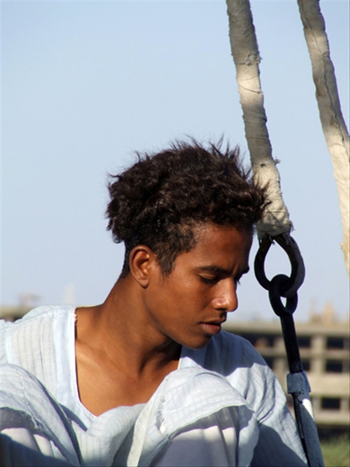 A young Egyptian sailor is waiting for passengers in the harbour of Kitchener’s Island. There is hardly any breakout opportunity for young people living and working in southern Egypt.
