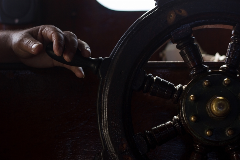 As a matter of fact, the Honey Island is known as a difficult place to sail through. The fishermen of the island are the ones who best navigate in the area. In the past, many ships that needed to pass near the island used to call upon the Honey Island’s fishermen for help.