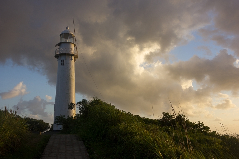 In 1872, recognizing the difficulty of navigating near the Honey Island, the Brazilian emperor ordered the construction of the Shells Lighthouse (Farol das Conchas). This building was made with the finest Scottish technology, something rare and expensive for Brazil at that time. The lighthouse is located very near to the Enchanted Grotto.