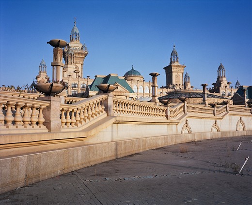 The Hyatt Regency hotel still operates and remains one of Jing Jin main attractions. The site has a ghostly air given the lack of guests and activity in a city that intended to house upwards of half a million residents.