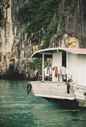 Living on Water, Ha Long Bay, Vietnam: by micaelaalcaino, Views[297]
