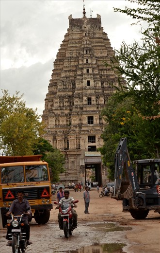 A reasonably empty passageway remains in a place where days earlier you would have to shuffle your way through a bustling bazaar in order to reach the Virupaksha temple.