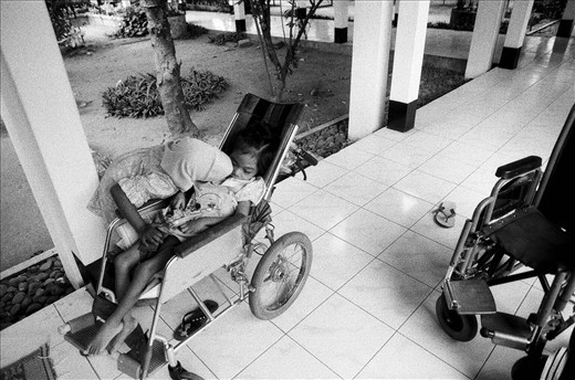 A children kiss her buddy when they celebrated eid al-fitr.