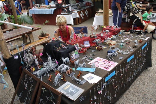 This woman made wire sculptures of animals