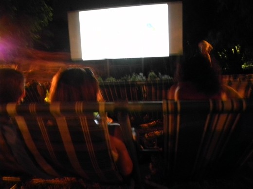 CULTURE! it does exist; to all who said there is no such thing around here! ;-) watched a SUBTITLED SPANISH FILM. oh yes. deckchair cinema darwin. Sunday night. 28thSeptember