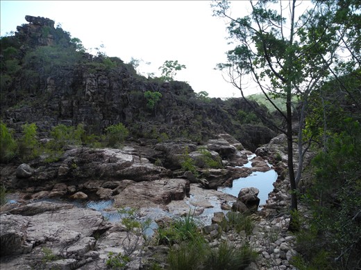 trek around Tolmer Falls