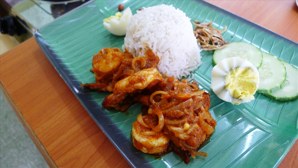 Sambal Udang served with nasi lemak, fried peanuts, and anchovies