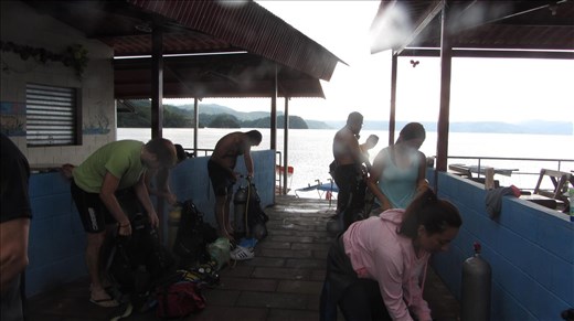 Students getting ready to do PADI Open Water course at Ilopango Lake