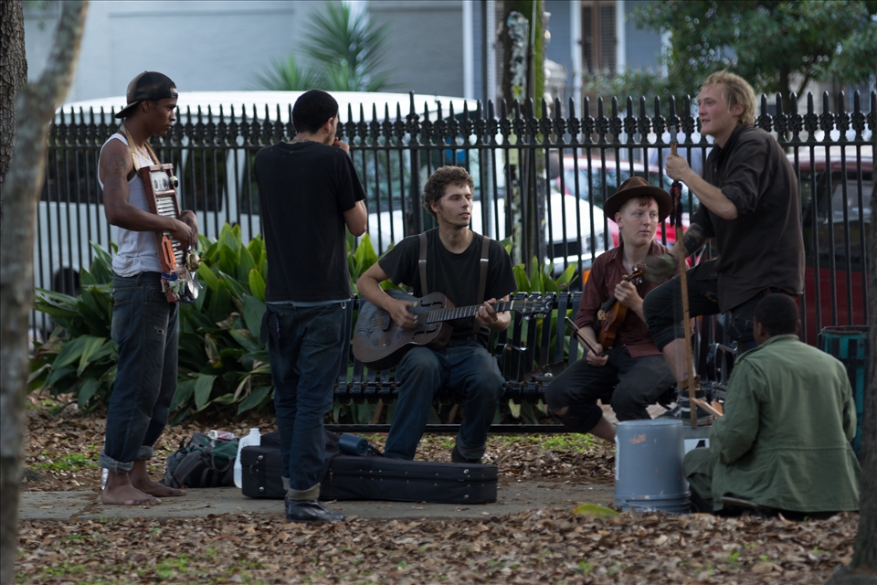 2- A city where music has soul - new kids on the block. There's no end to the creativity in this city. One can see young men of different races and cultural background gathered together around a thing that makes them one, gathered around a magic of making music. I was amazed by the harmony their music and variety of instruments produced.
