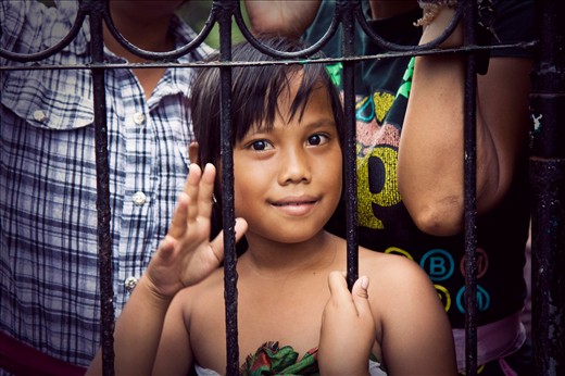 A friendly face at the other side of the gate